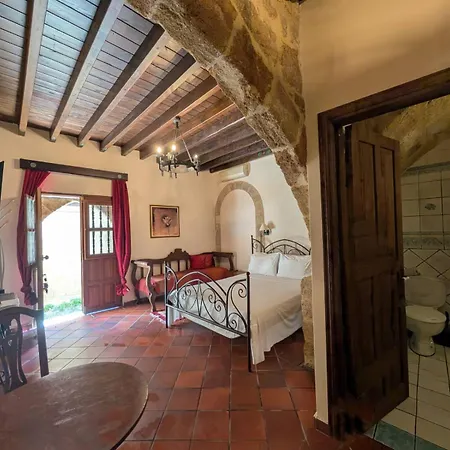 Antifanous Appartement *