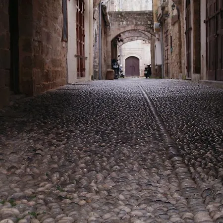 Antifanous Apartment